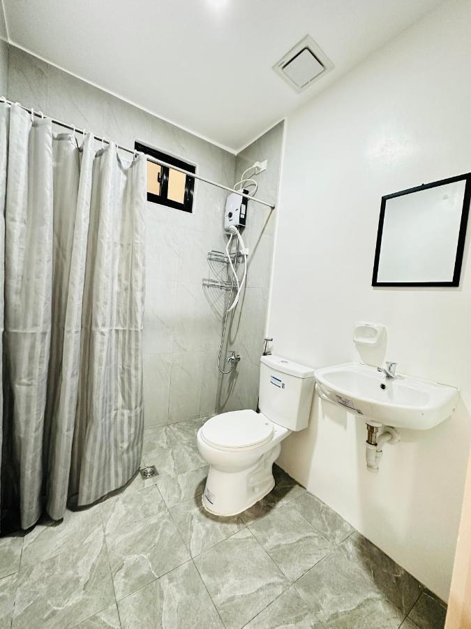 Ferienwohnung Rjc Building Olongapo Exterior foto