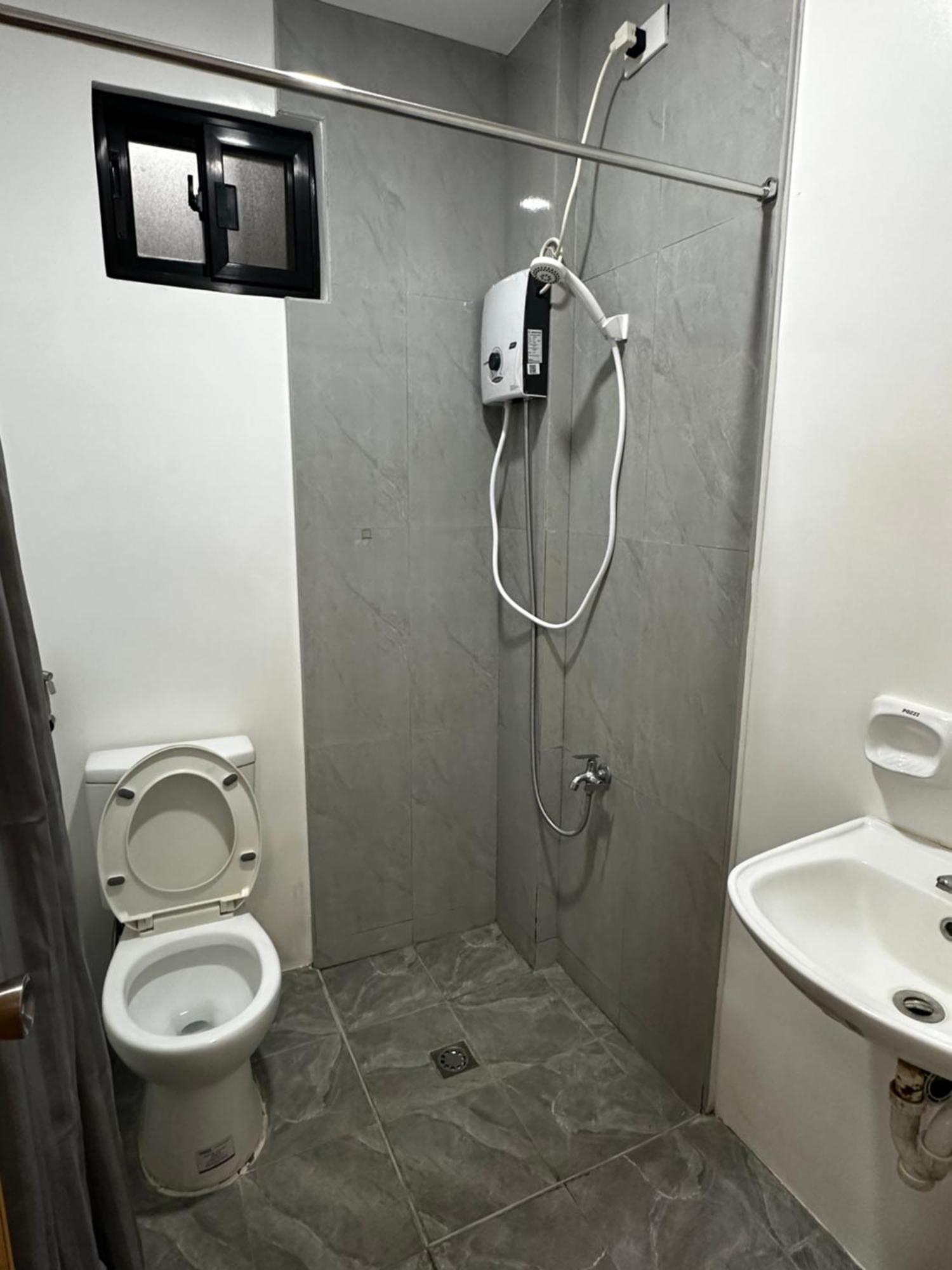 Ferienwohnung Rjc Building Olongapo Exterior foto
